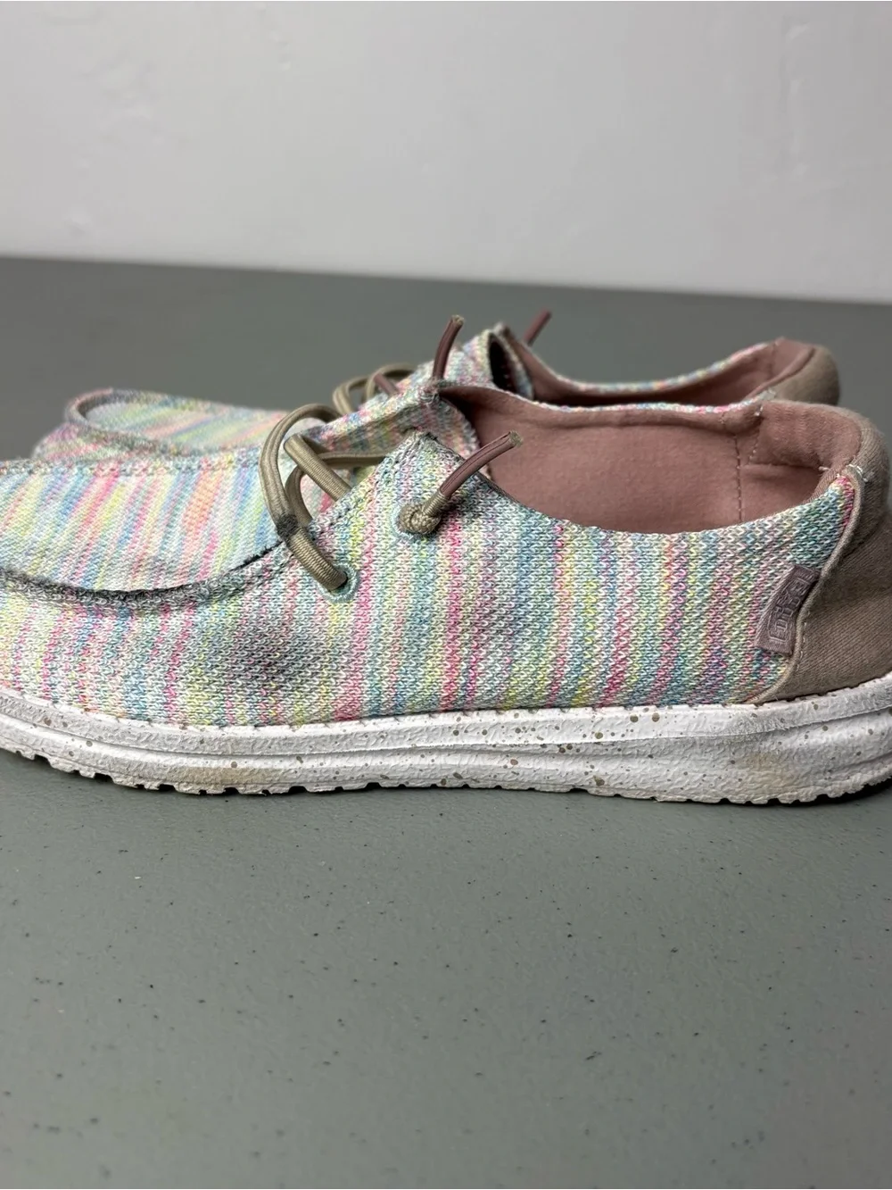 Hey Dude Girls Wendy Youth Stretch Aurora White Size 4 Multicolor Pastel Sneaker